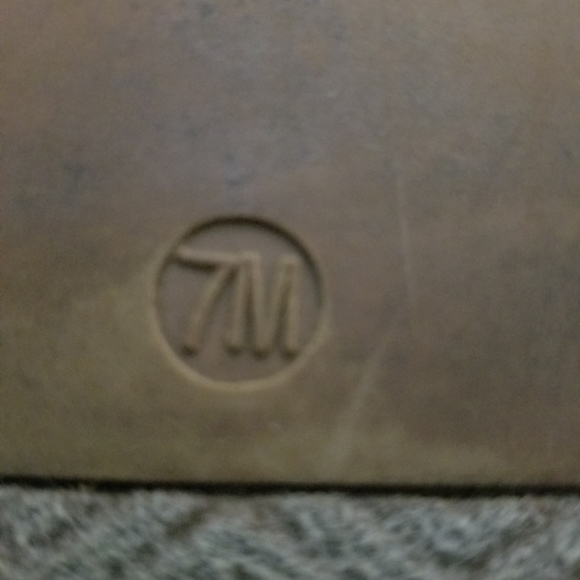 Guess tan boots with white faux fur - Picture 4 of 6